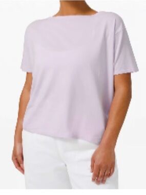 lululemon athletica Back in Action Tee in Faint Lavender